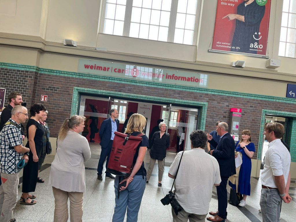 Einweihung Weimar-Card-Automat im Bahnhof in Weimar