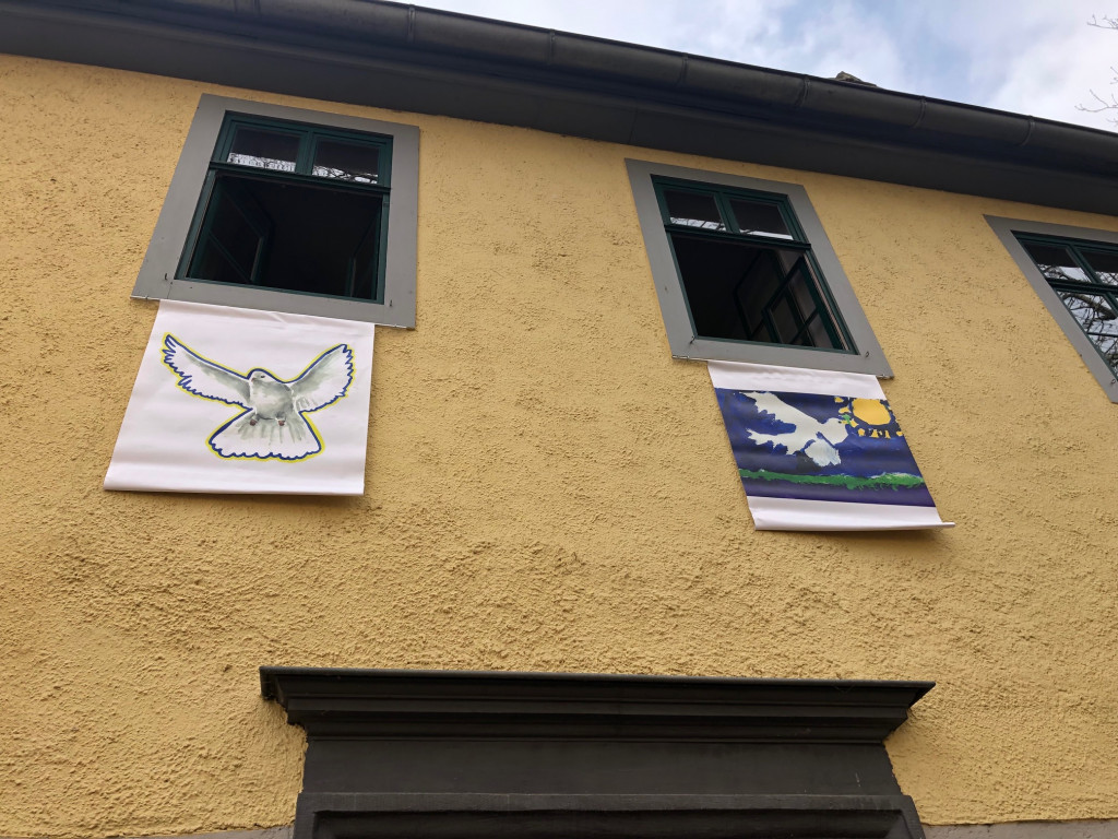 Auch die Taube von Anne Rynkowski hängt schon ...